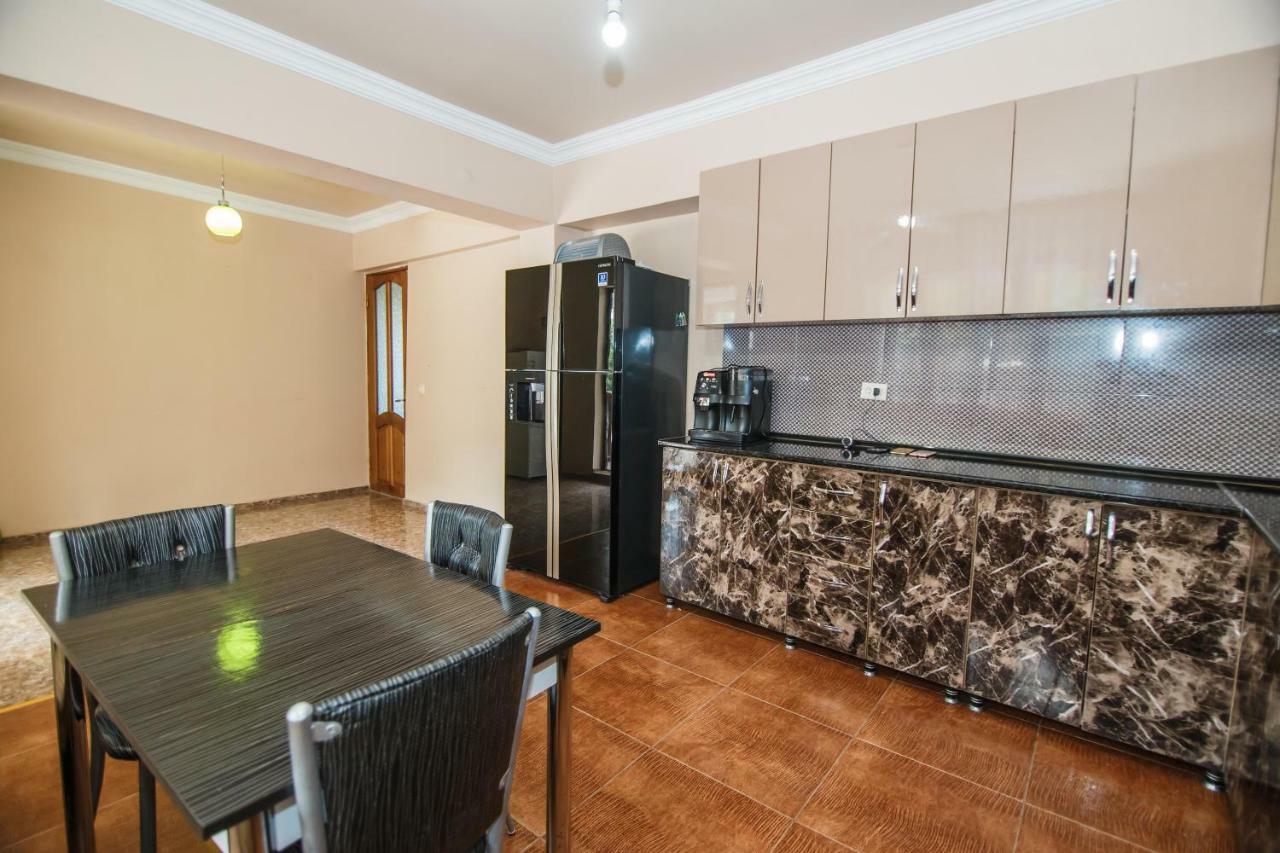 Hotel Ararat Gonio Bagian luar foto