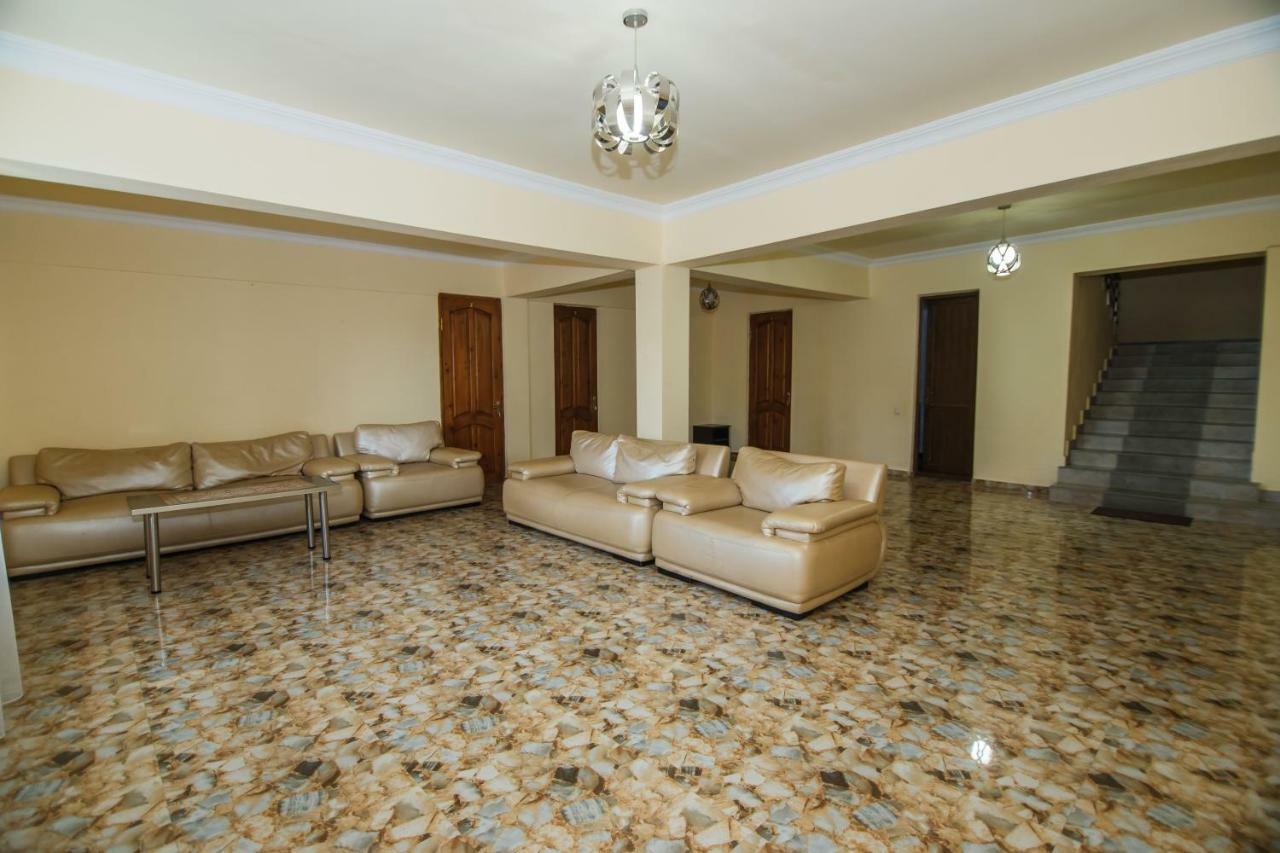 Hotel Ararat Gonio Bagian luar foto